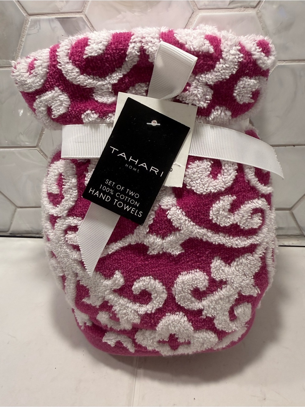Tahari Home Embossed Scroll Hand Towels NWT 2 Pack Fuschia & White
